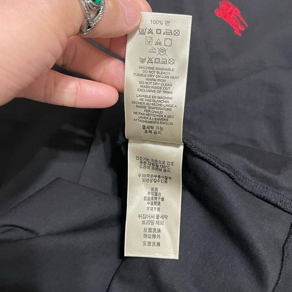 EUC Men’s Large Burberry Brit V-Neck Cotton Tee With Logo Embroidered In Black - Picture 12 of 14